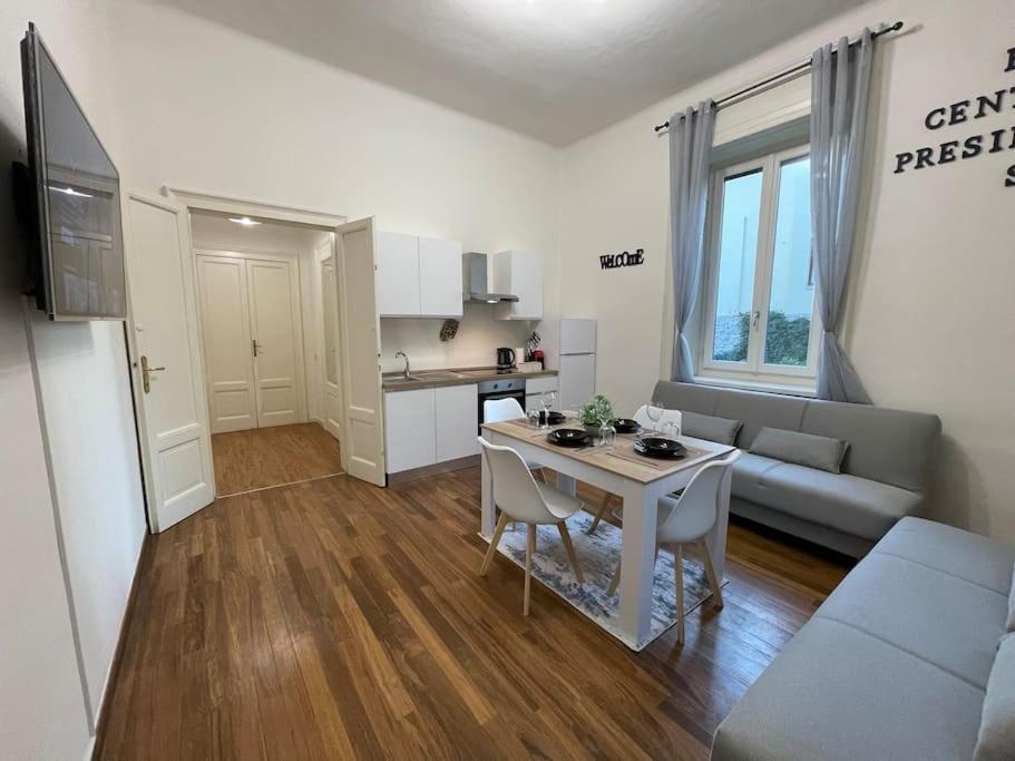 Bg Central President Suite Con Parcheggio - Vista Citta Alta Bergamo Exterior photo